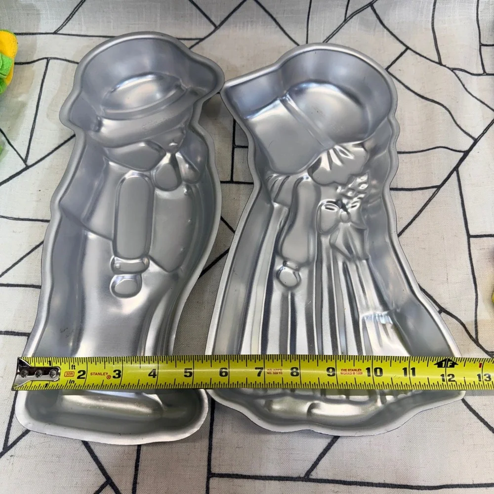 Wilton Cake Pan Set 15